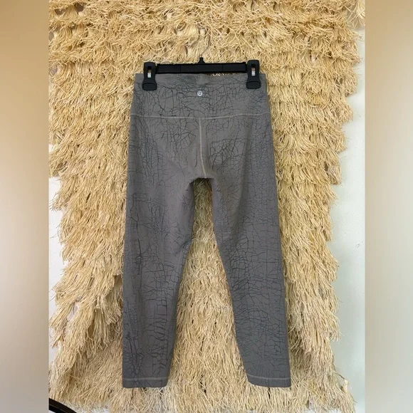 Lululemon✨PRISTINE✨Wunder Train High-Rise Crop 23"✨Thread Dye Rover Black✨size 8 - Picture 6 of 15